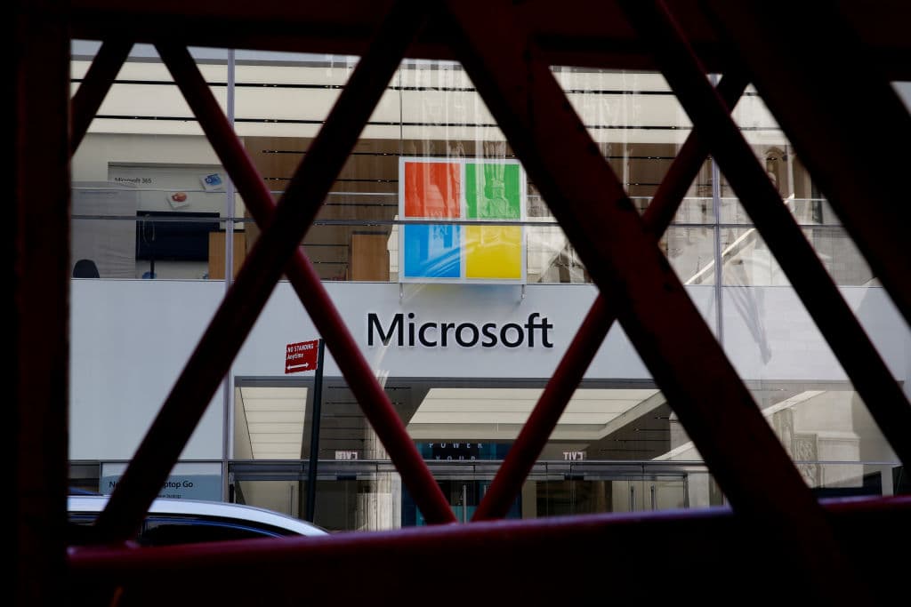 Microsoft's WSUS Vulnerability: Critical Fix Bypassed, Emergency Update Released