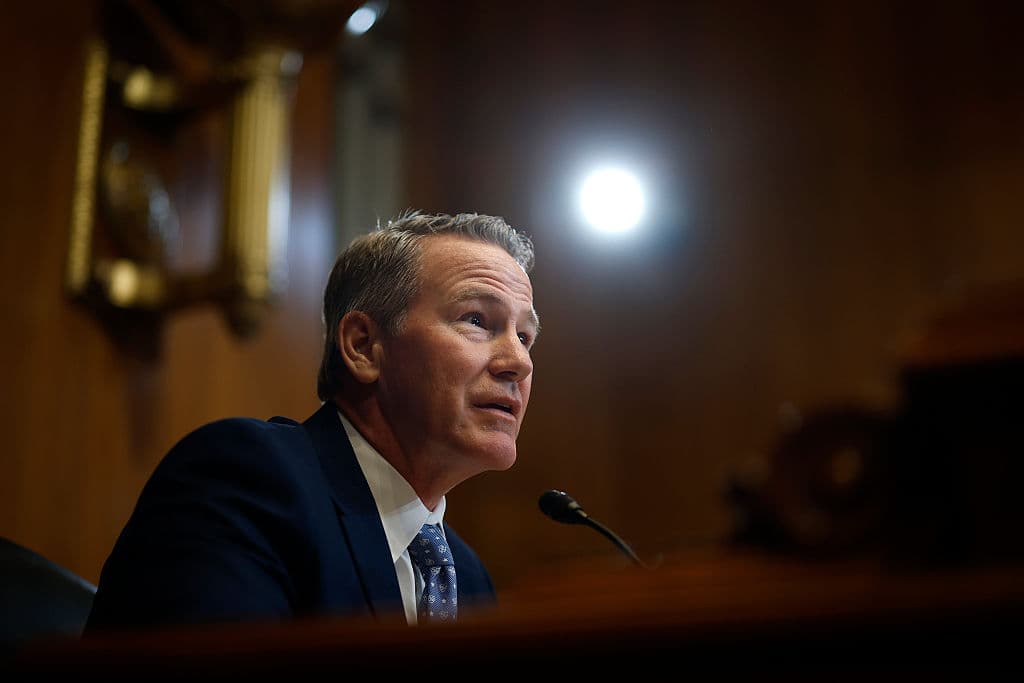 Bipartisan Senate Bill Aims to Combat AI-Driven Financial Scams