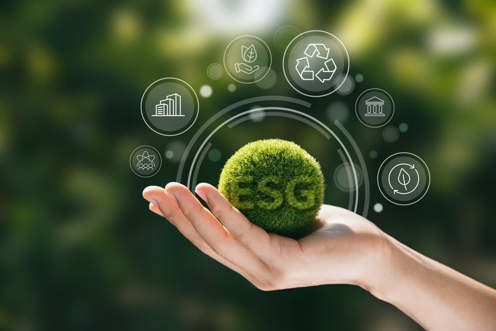 Green Data Centers: Emerging Technologies for Sustainability and Resilience