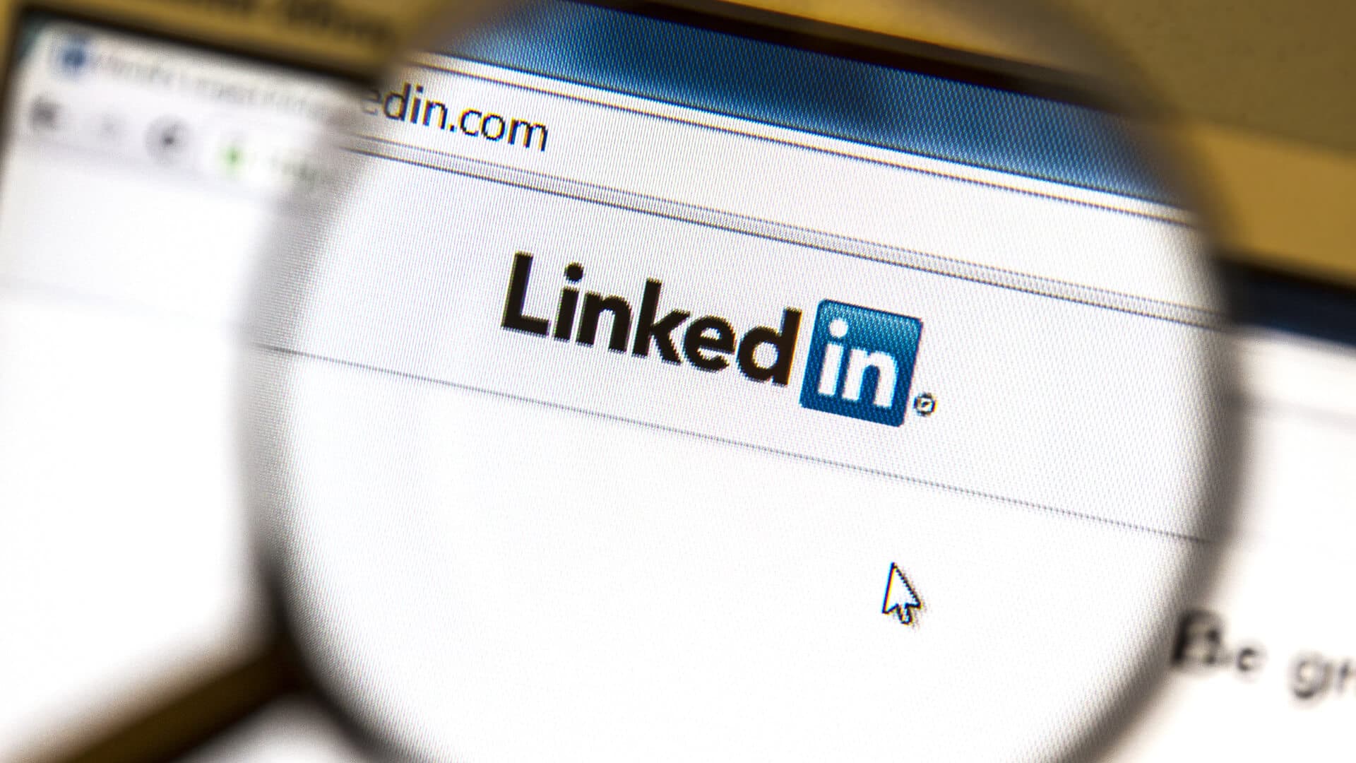 Cybercriminals Exploit LinkedIn Private Messages to Spread Malware via Fake Professional Documents