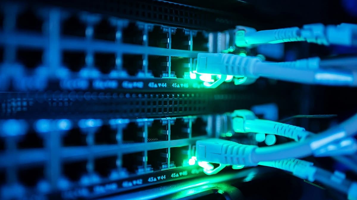 SystemBC Botnet Exploits Vulnerable VPS for Proxy Operations, with 1500 Daily Active Bots