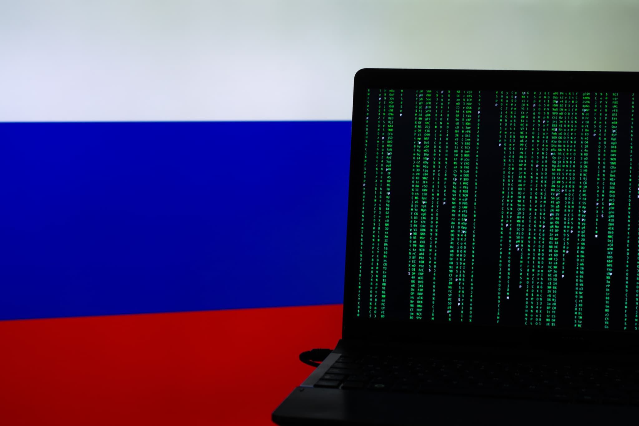 Russian Hackers Target Ukrainian Officials and Military Suppliers