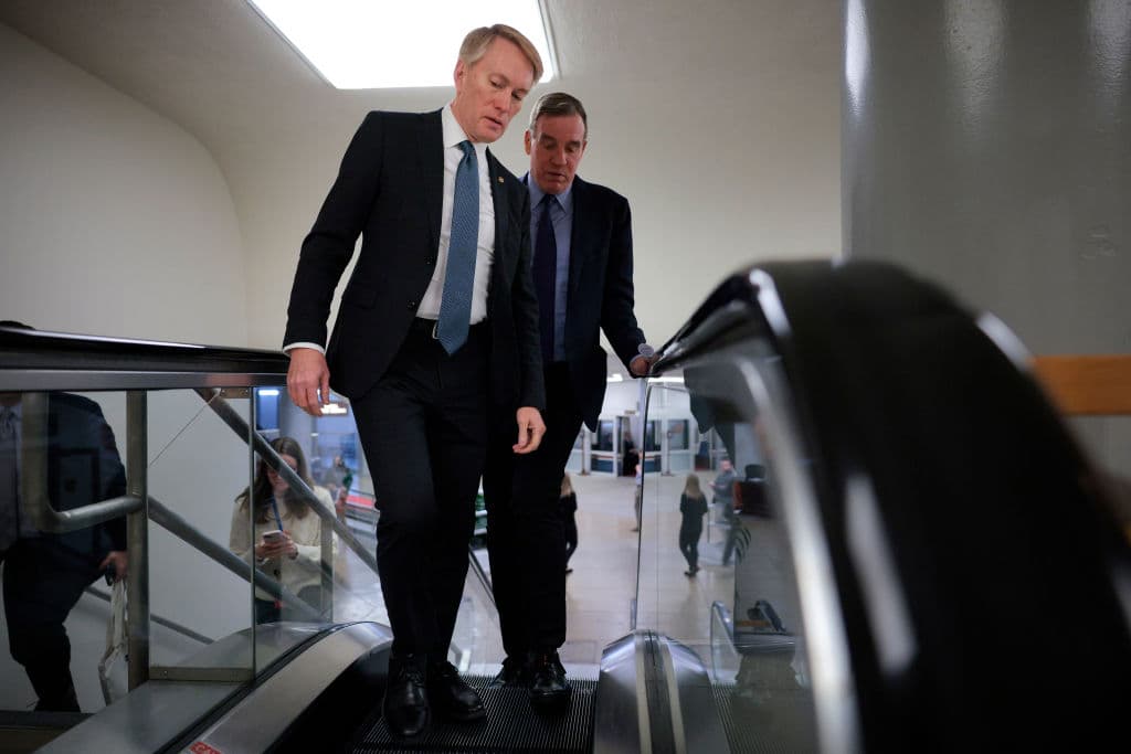 Senators Warner and Lankford Reintroduce Vulnerability Disclosure Policy Bill for Federal Contractors