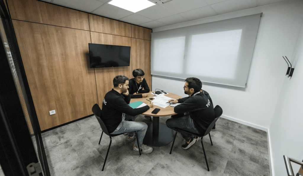 The Impact of Risk Fragmentation on Enterprise Cybersecurity Performance