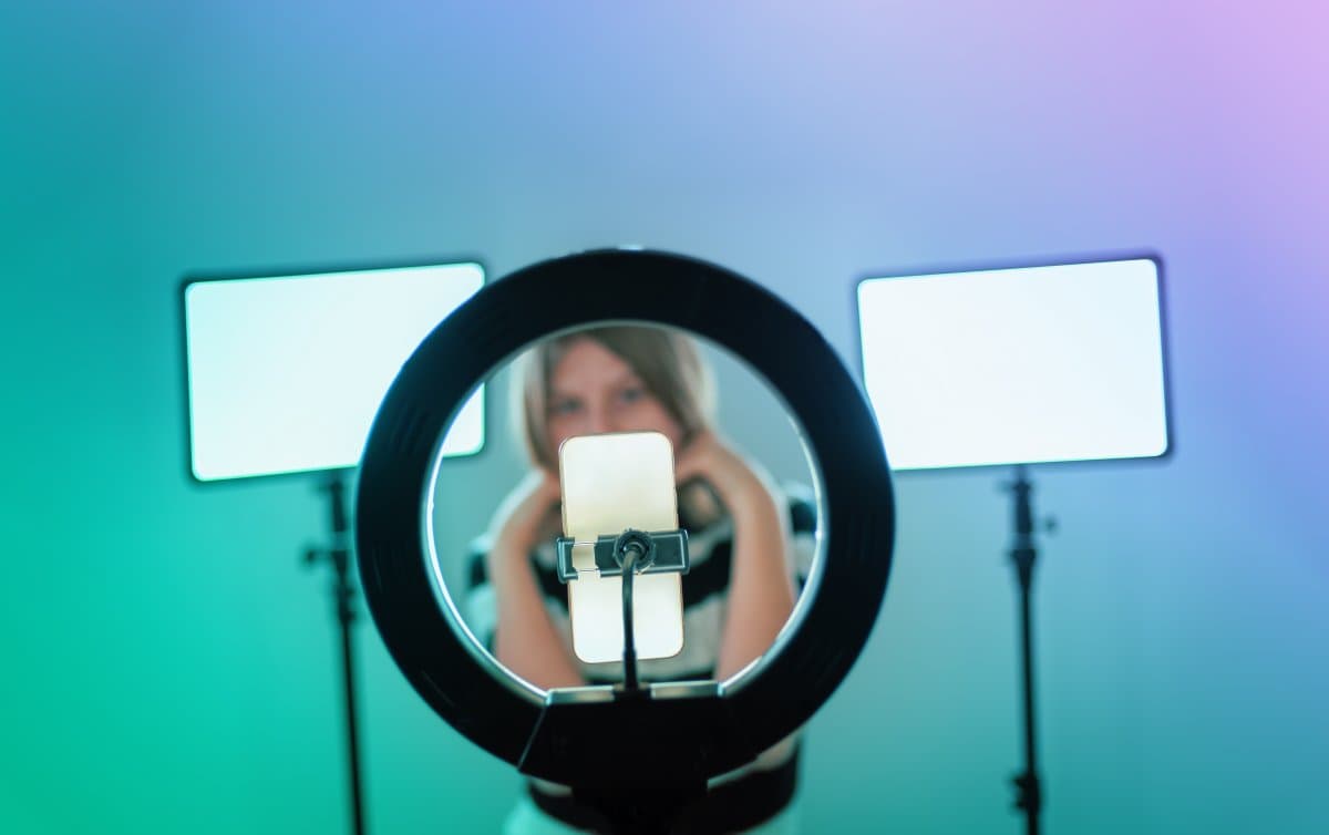 Save the Children Publishes Guide to Prevent Online Sharing of Children's Photos