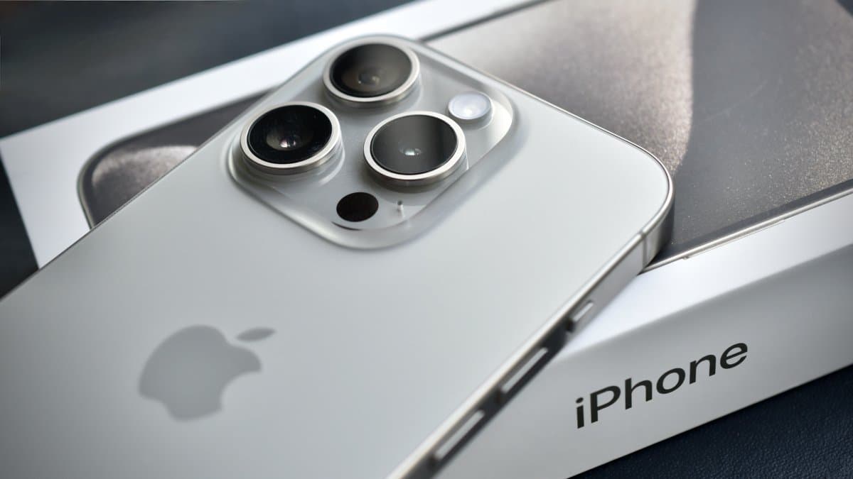 Unprecedented Malware Attacks on iPhones: Apple Urges Users to Update