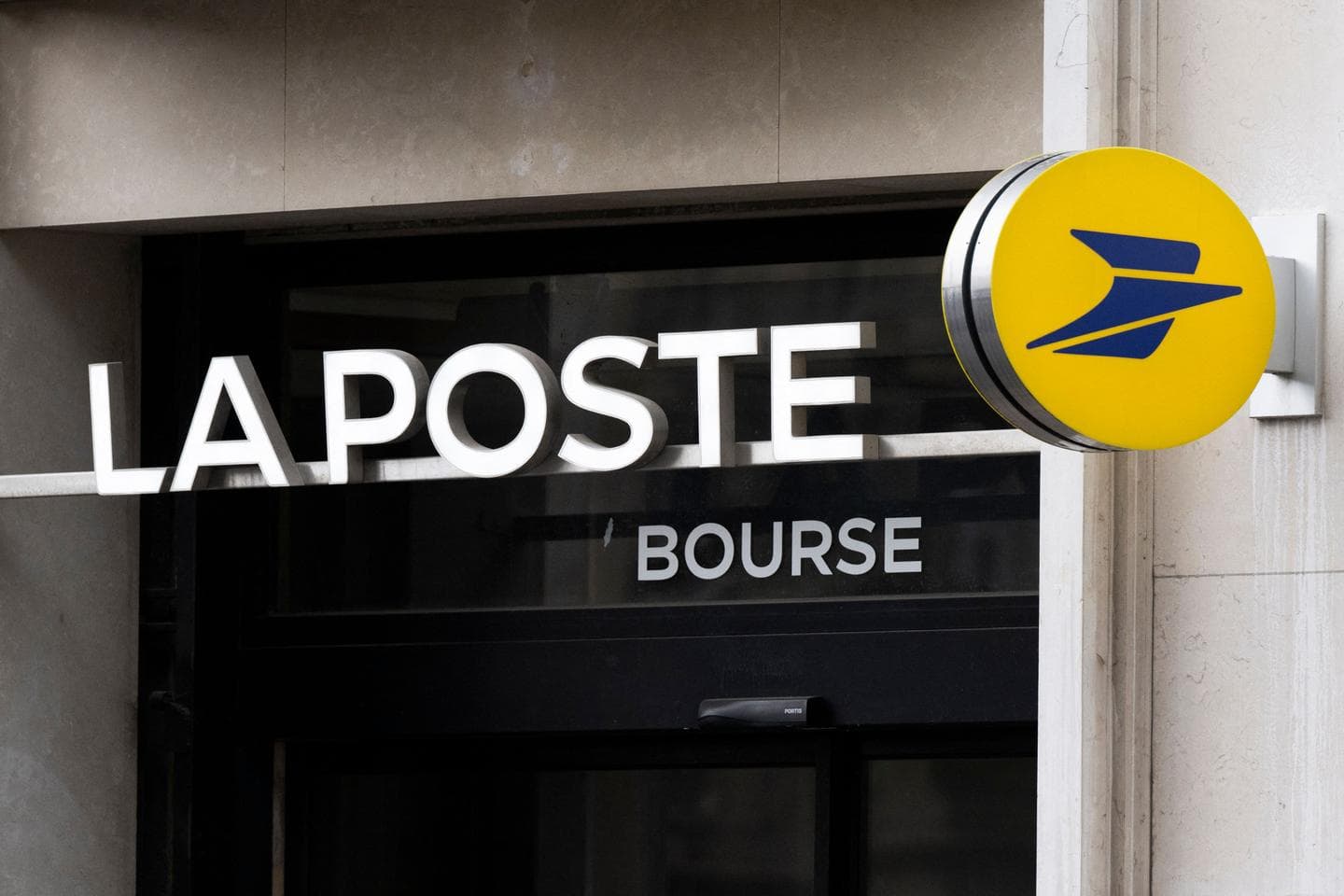 Cyberattack on La Poste: Incident Contained but Technical Details Withheld
