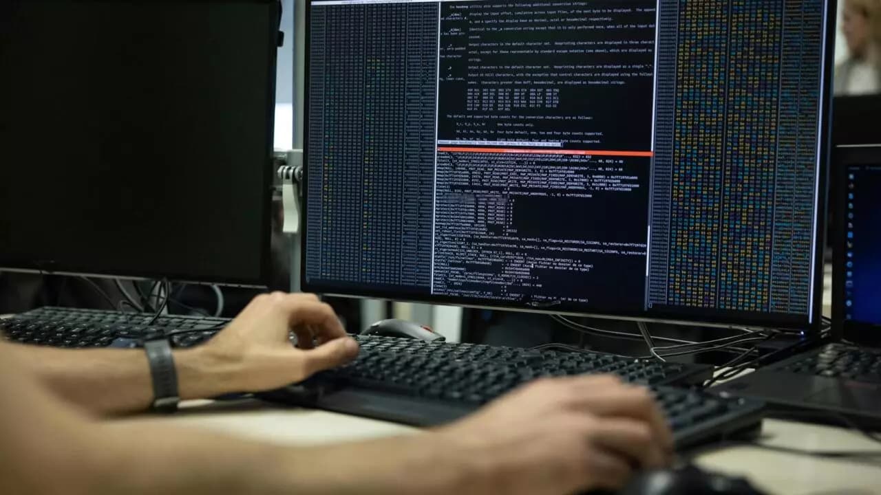 France Accuses Russian Military Intelligence of Cyberattacks