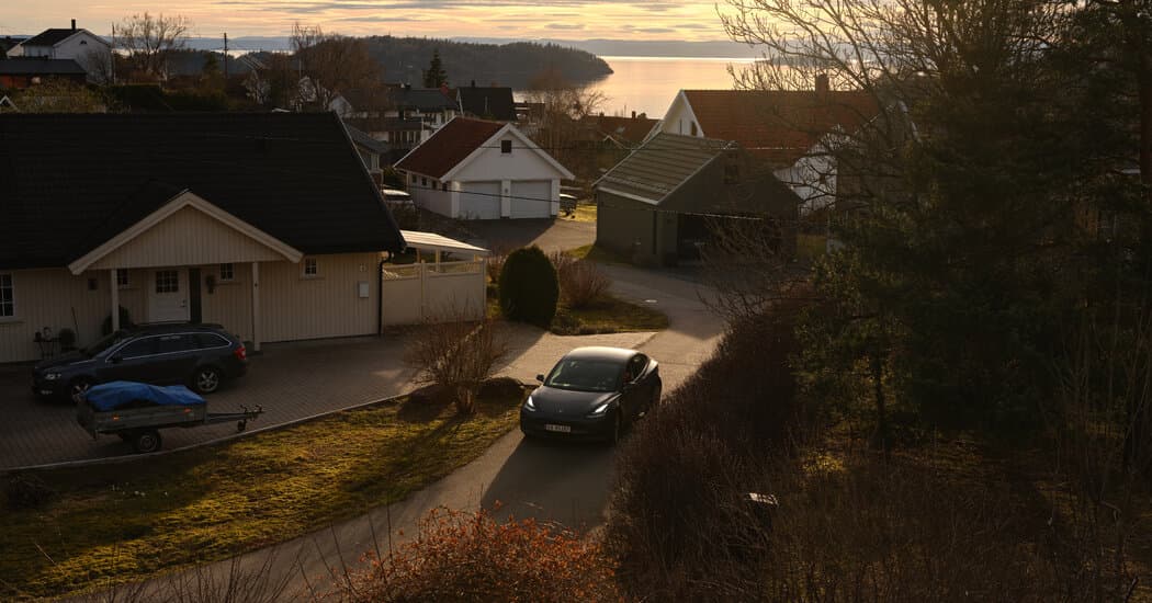 Elon Musk's Right-Wing Political Involvement Leads to 13% Drop in Tesla Deliveries