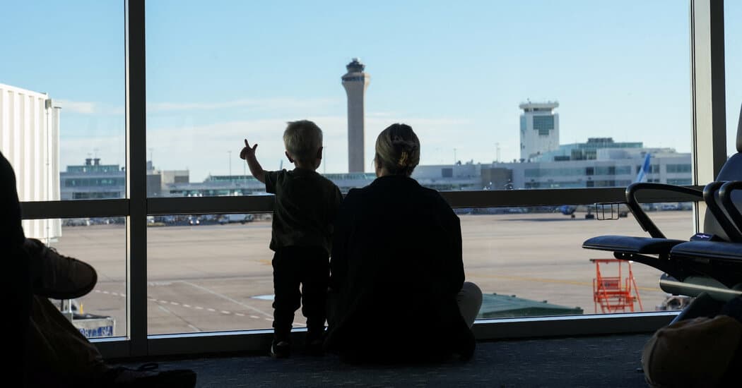 Colorado Air Traffic Controllers Lose Contact with Some Aircraft