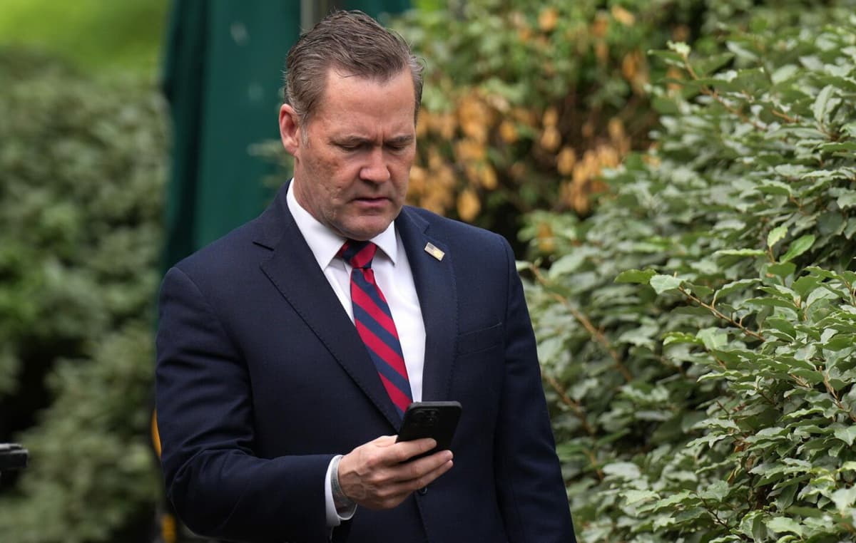 Israeli Company TeleMessage Hacked, Former Trump Advisor's App Use Noted